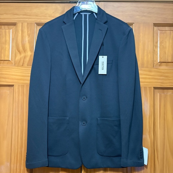 Kenneth Cole Reaction Other - Kenneth Cole Men's Grey Textured Techni-Cole Two-Button Blazer 40 Reg NWT